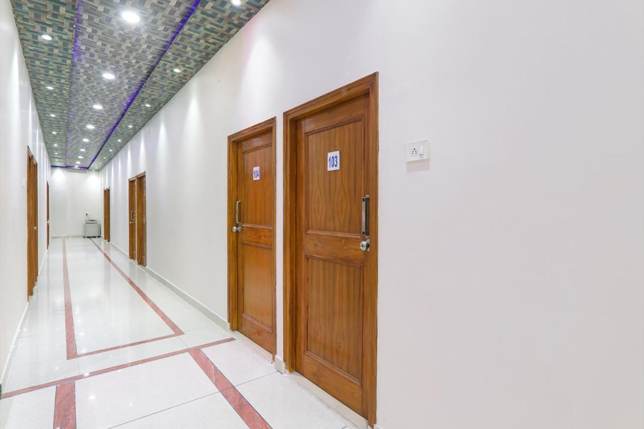 Capital O 64299 Hotel Suncity Juhi Bari Extérieur photo