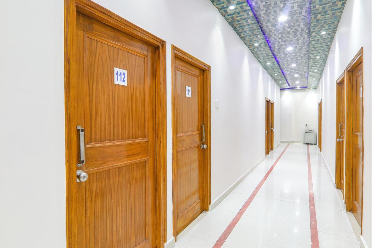Capital O 64299 Hotel Suncity Juhi Bari Extérieur photo